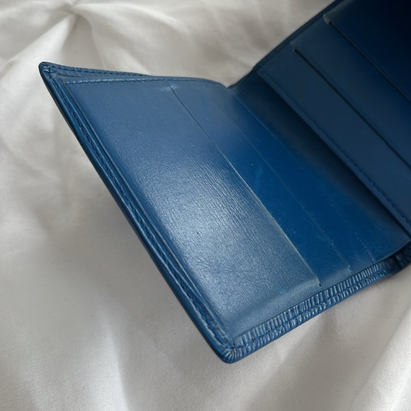Louis Vuitton Vintage Epi Leather Wallet - Picture 6 of 10